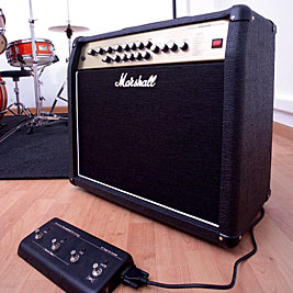 Amp. Guitarra Marshall AVT-100